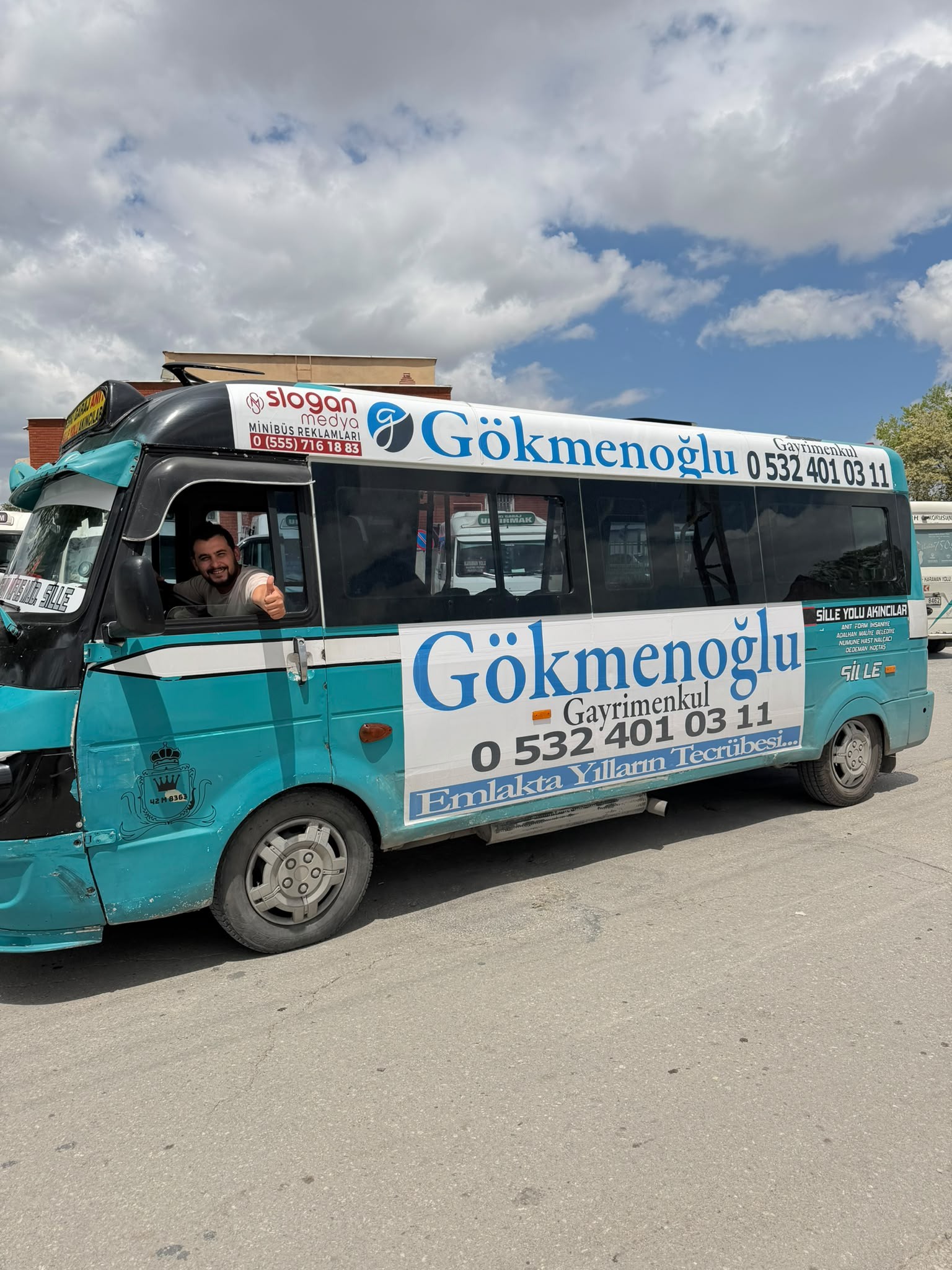 Gökmenoğlu Emlak İçin Şehir İçi Minibüs Reklamları – Konya Minibüs Reklamları çalışması